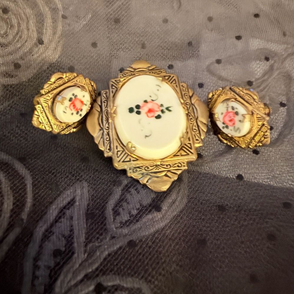 Vintage Hand painted Porcelain Brooch and Two Screw closure Earrings